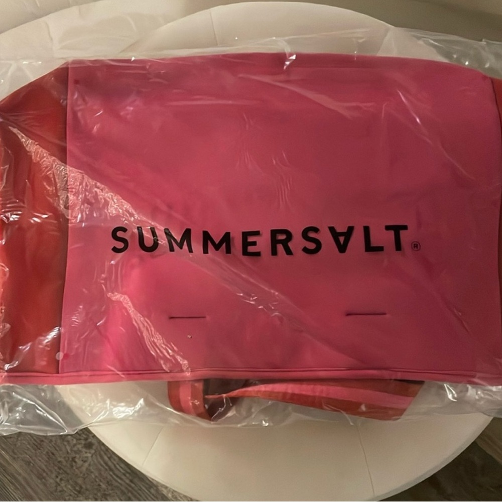 Summersalt x FabFitFun The Perfect Beach Tote Neoprene Red Pink
